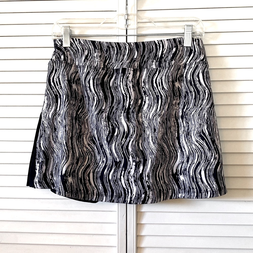 SkirtSports - running/workout skort - Size M - EUC